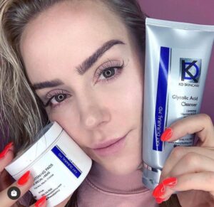 influencer with KD Skin brightening pads for special areas